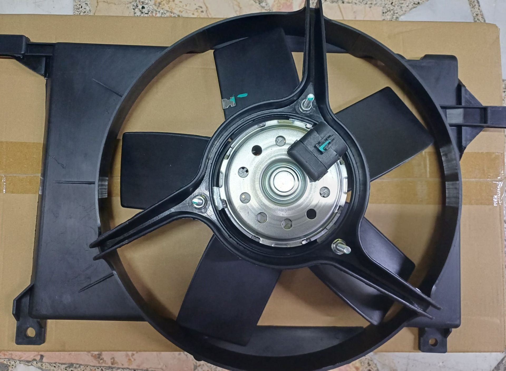 Opel Corsa B Radyatör Fan Motoru Komple Klımalı Benzinli