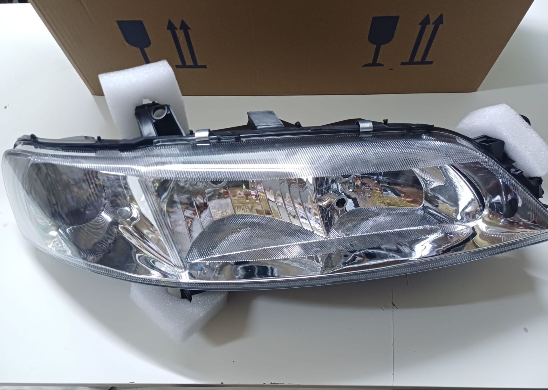 Opel Vectra B Far Lambası Sağ 1999-2001