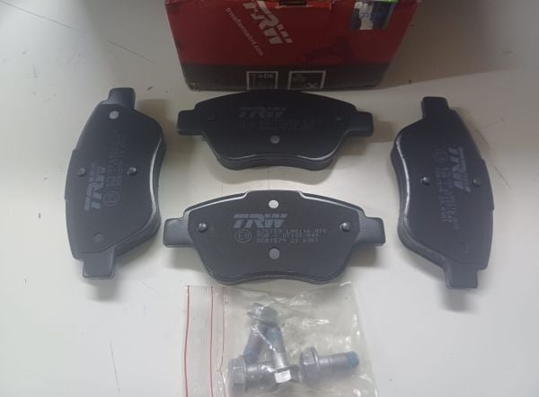 Opel Corsa D Ön Fren Balata Takımı Küçük Tip