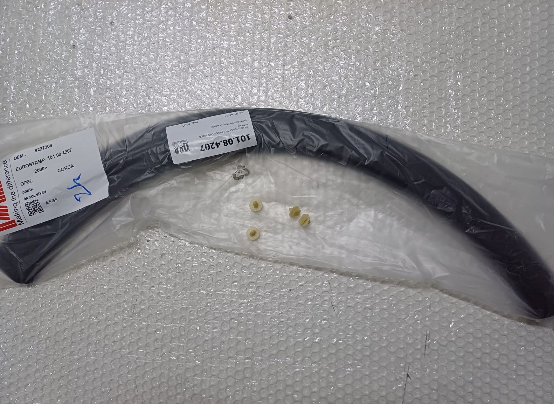 Opel Corsa C Çamurluk Bakaliti - Çıtası Ön Sağ Maşbiyelli
