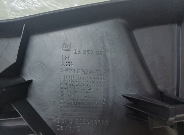 Opel Astra J Koltuk Yan Plastik Bakaliti Sol