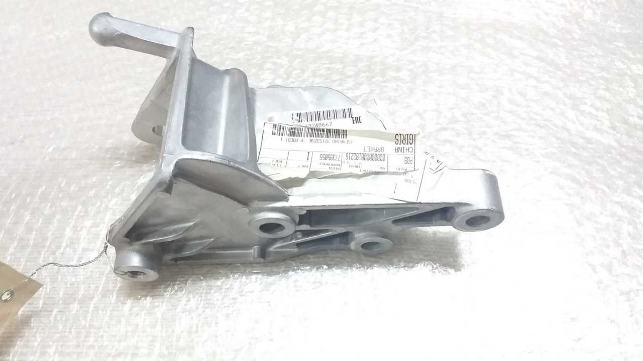 Chevrolet Cruze Motor Şanzıman Kulak Braketi Arka