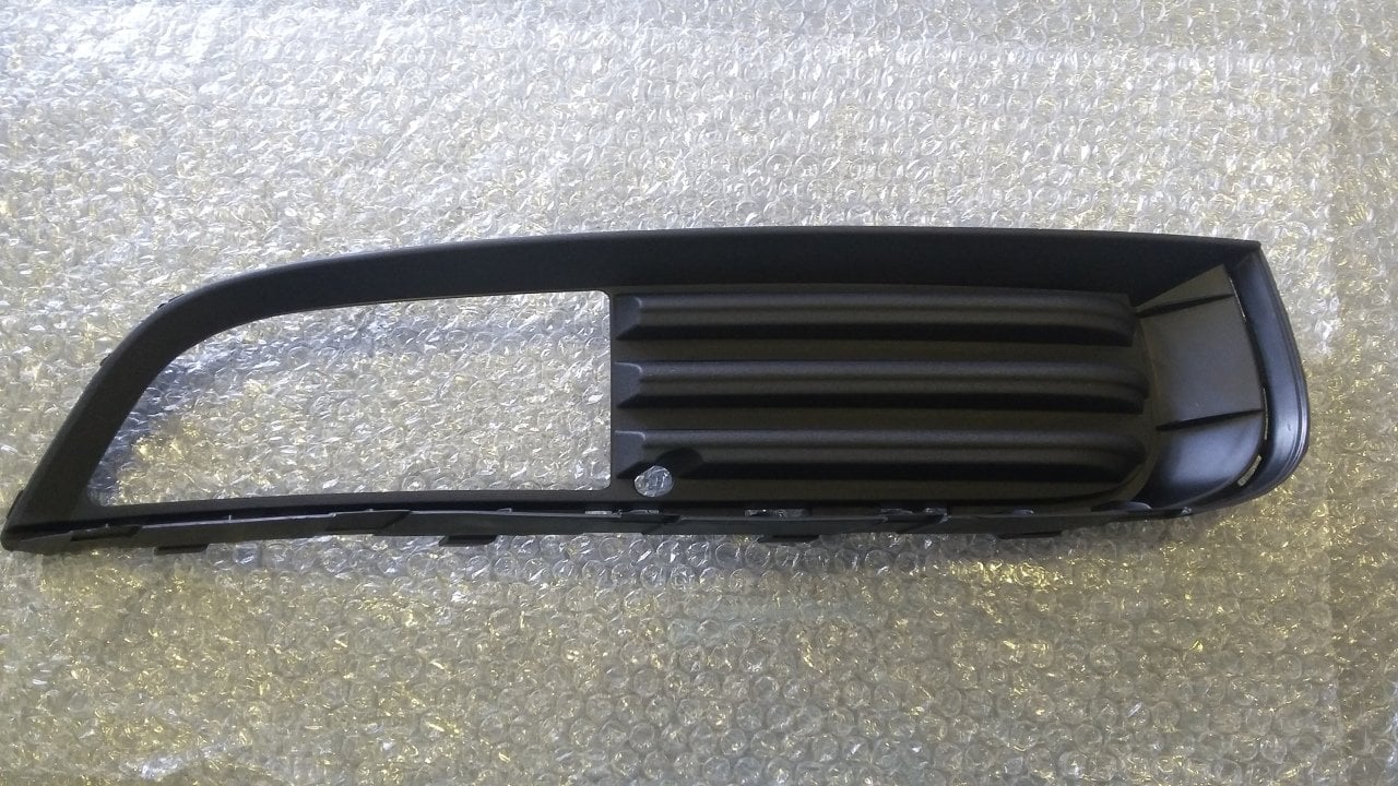 Opel İnsignia Sis Far Kapağı ( Çerçevesi - Izgarası ) Sağ 2009-2013