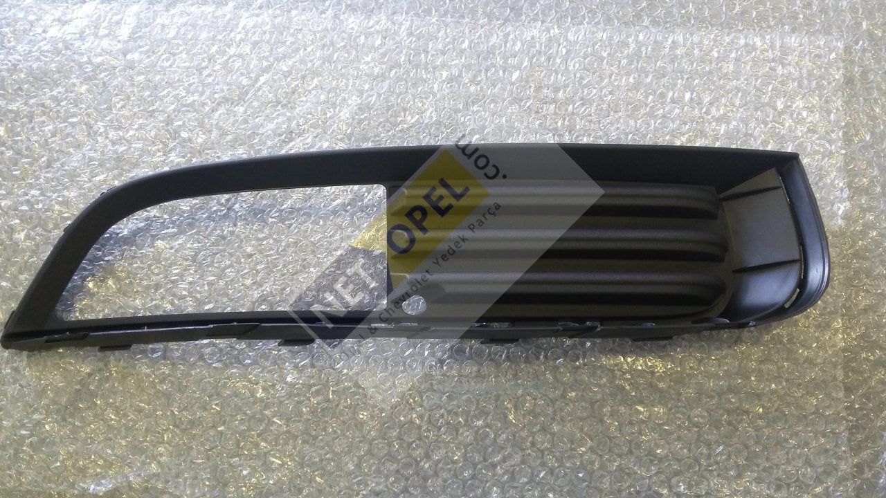 Opel İnsignia Sis Far Kapağı Çerçevesi - Izgarası Sağ 2009-2013