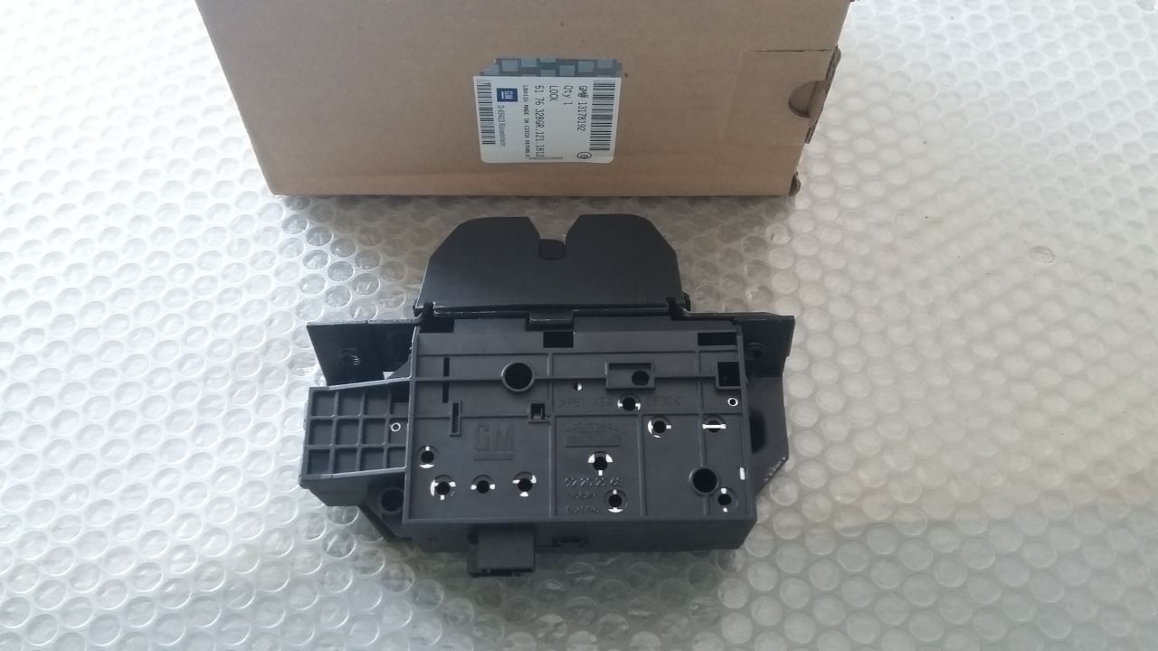 Opel Vectra C Bagaj Kilidi GM