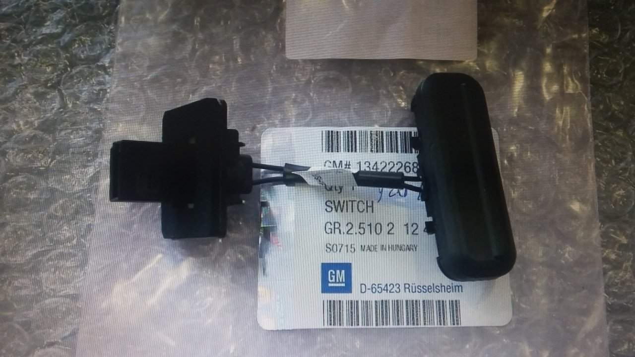 Chevrolet Cruze Bagaj Açma Swıtch ( Bagaj Düğmesi ) GM